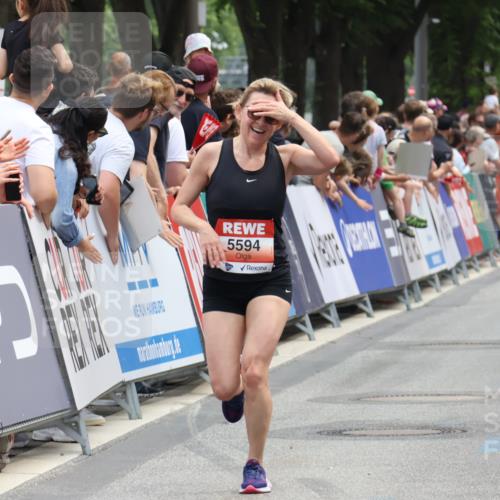 15.06.2025 - REWE Women's Run Strokosch-Dieckow http://msf.ph/oto/7931416 15.06.2025 10:56:20 Ziel 5594 meine-sportfotos.de