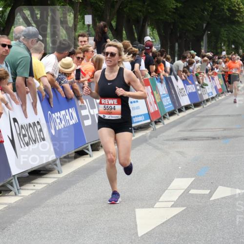 15.06.2025 - REWE Women's Run Strokosch-Dieckow http://msf.ph/oto/7931420 15.06.2025 10:56:22 Ziel 5594 meine-sportfotos.de