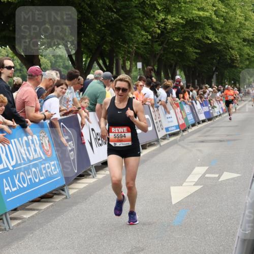 15.06.2025 - REWE Women's Run Strokosch-Dieckow http://msf.ph/oto/7931423 15.06.2025 10:56:23 Ziel 5594 meine-sportfotos.de