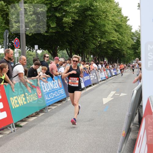 15.06.2025 - REWE Women's Run Strokosch-Dieckow http://msf.ph/oto/7931424 15.06.2025 10:56:24 Ziel 5594 meine-sportfotos.de