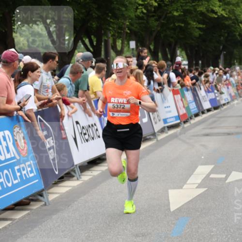 15.06.2025 - REWE Women's Run Strokosch-Dieckow http://msf.ph/oto/7931447 15.06.2025 10:56:43 Ziel 5082, 5372 meine-sportfotos.de