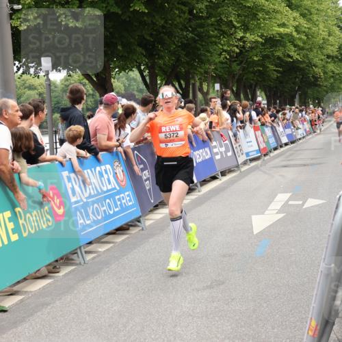 15.06.2025 - REWE Women's Run Strokosch-Dieckow http://msf.ph/oto/7931449 15.06.2025 10:56:43 Ziel 5082, 5372 meine-sportfotos.de