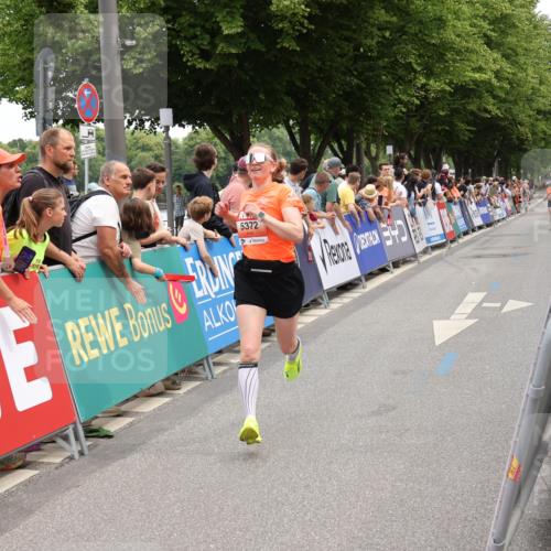15.06.2025 - REWE Women's Run Strokosch-Dieckow http://msf.ph/oto/7931450 15.06.2025 10:56:44 Ziel 5082, 5372, 5576 meine-sportfotos.de