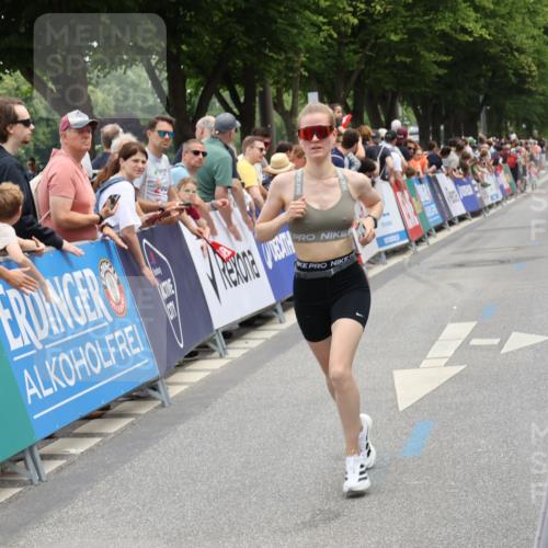 15.06.2025 - REWE Women's Run Strokosch-Dieckow http://msf.ph/oto/7931463 15.06.2025 10:57:04 Ziel 5251 meine-sportfotos.de