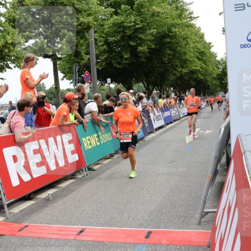 15.06.2025 - REWE Women's Run Strokosch-Dieckow http://msf.ph/oto/7931471 15.06.2025 10:57:23 Ziel 5142, 5326, 5537, 5656 meine-sportfotos.de