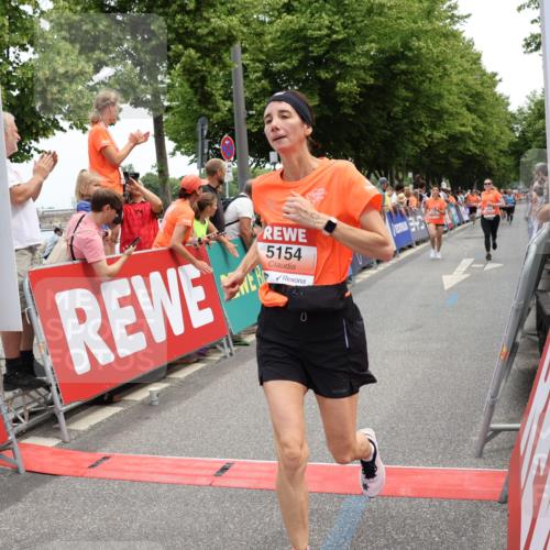 15.06.2025 - REWE Women's Run Strokosch-Dieckow http://msf.ph/oto/7931501 15.06.2025 10:57:33 Ziel 5154, 5201, 5326, 5327, 5486, 5537, 5611 meine-sportfotos.de