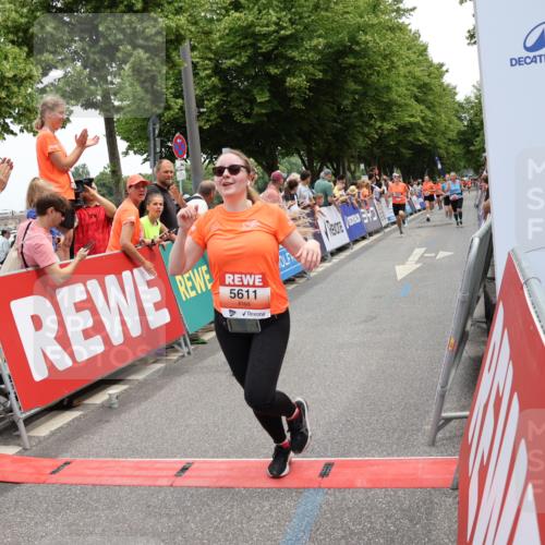 15.06.2025 - REWE Women's Run Strokosch-Dieckow http://msf.ph/oto/7931506 15.06.2025 10:57:36 Ziel 5031, 5154, 5201, 5326, 5327, 5486, 5507, 5611 meine-sportfotos.de