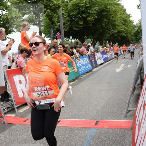 15.06.2025 - REWE Women's Run Strokosch-Dieckow http://msf.ph/oto/7931507 15.06.2025 10:57:37 Ziel 5031, 5154, 5201, 5264, 5327, 5486, 5507, 5611 meine-sportfotos.de