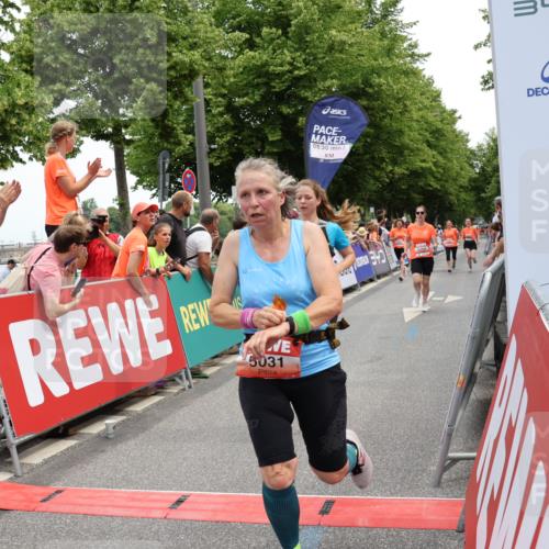 15.06.2025 - REWE Women's Run Strokosch-Dieckow http://msf.ph/oto/7931522 15.06.2025 10:57:42 Ziel 5031, 5032, 5264, 5327, 5334, 5335, 5462, 5486, 5507, 5611 meine-sportfotos.de