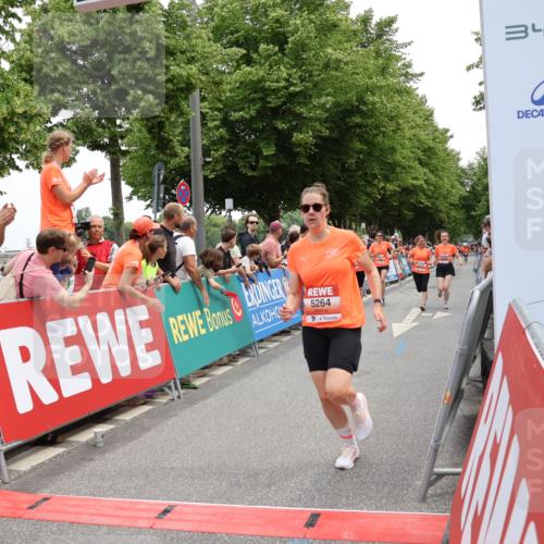 15.06.2025 - REWE Women's Run Strokosch-Dieckow http://msf.ph/oto/7931525 15.06.2025 10:57:43 Ziel 5031, 5032, 5264, 5327, 5334, 5335, 5462, 5486, 5507, 5611 meine-sportfotos.de