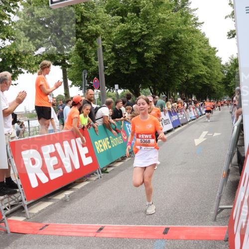 15.06.2025 - REWE Women's Run Strokosch-Dieckow http://msf.ph/oto/7931572 15.06.2025 10:58:17 Ziel 5158, 5328, 5368, 5442, 5648 meine-sportfotos.de