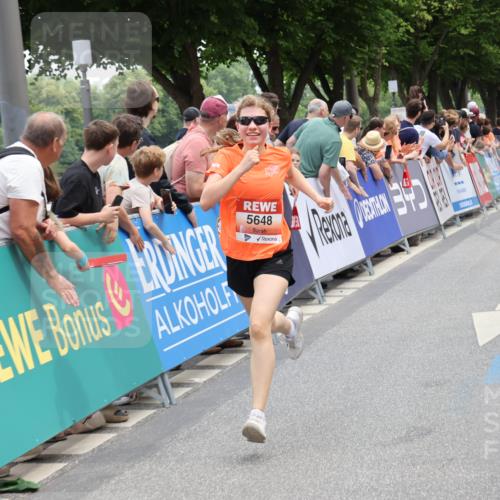 15.06.2025 - REWE Women's Run Strokosch-Dieckow http://msf.ph/oto/7931587 15.06.2025 10:58:23 Ziel 5207, 5328, 5368, 5442, 5648 meine-sportfotos.de