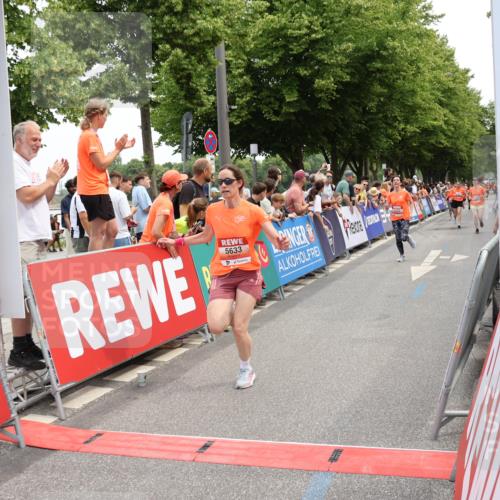 15.06.2025 - REWE Women's Run Strokosch-Dieckow http://msf.ph/oto/7931656 15.06.2025 10:58:59 Ziel 5087, 5185, 5197, 5423, 5575, 5621, 5633, 5686 meine-sportfotos.de