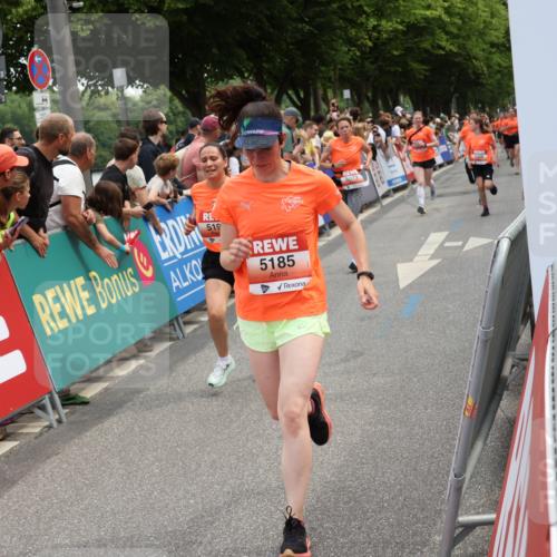 15.06.2025 - REWE Women's Run Strokosch-Dieckow http://msf.ph/oto/7931667 15.06.2025 10:59:03 Ziel 5073, 5185, 5197, 5307, 5308, 5342, 5575, 5598, 5633 meine-sportfotos.de
