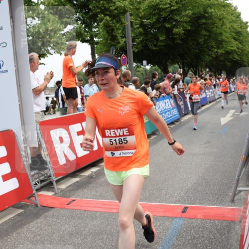 15.06.2025 - REWE Women's Run Strokosch-Dieckow http://msf.ph/oto/7931670 15.06.2025 10:59:04 Ziel 5073, 5185, 5197, 5307, 5308, 5342, 5575, 5598, 5633 meine-sportfotos.de