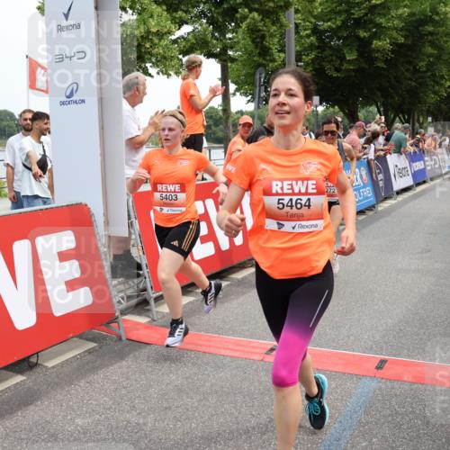 15.06.2025 - REWE Women's Run Strokosch-Dieckow http://msf.ph/oto/7931691 15.06.2025 10:59:13 Ziel 5073, 5194, 5249, 5272, 5307, 5308, 5342, 5349, 5403, 5415, 5464, 5598, 5687 meine-sportfotos.de