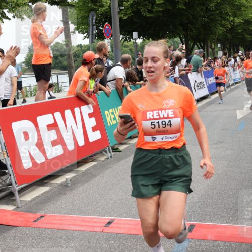 15.06.2025 - REWE Women's Run Strokosch-Dieckow http://msf.ph/oto/7931696 15.06.2025 10:59:15 Ziel 5160, 5194, 5249, 5272, 5349, 5403, 5415, 5464, 5598, 5687 meine-sportfotos.de
