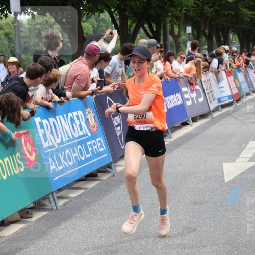 15.06.2025 - REWE Women's Run Strokosch-Dieckow http://msf.ph/oto/7931724 15.06.2025 10:59:27 Ziel 5160, 5290, 5381, 5455, 5638, 5662 meine-sportfotos.de