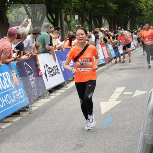 15.06.2025 - REWE Women's Run Strokosch-Dieckow http://msf.ph/oto/7931732 15.06.2025 10:59:30 Ziel 5290, 5381, 5455, 5495, 5638, 5662 meine-sportfotos.de