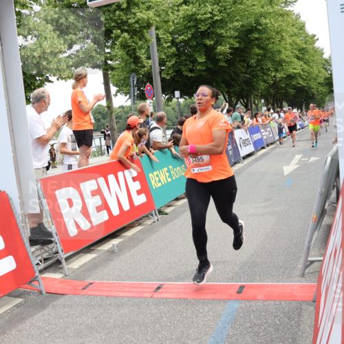 15.06.2025 - REWE Women's Run Strokosch-Dieckow http://msf.ph/oto/7931743 15.06.2025 10:59:34 Ziel 5263, 5271, 5290, 5381, 5426, 5495, 5567, 5638 meine-sportfotos.de