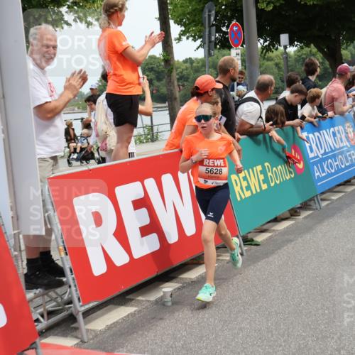 15.06.2025 - REWE Women's Run Strokosch-Dieckow http://msf.ph/oto/7931772 15.06.2025 10:59:44 Ziel 5022, 5034, 5263, 5266, 5271, 5304, 5426, 5567, 5623, 5627, 5628, 5659 meine-sportfotos.de