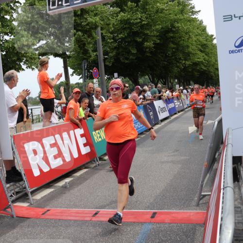 15.06.2025 - REWE Women's Run Strokosch-Dieckow http://msf.ph/oto/7931804 15.06.2025 10:59:58 Ziel 5117, 5176, 5227, 5236, 5279, 5641, 5652, 5669 meine-sportfotos.de