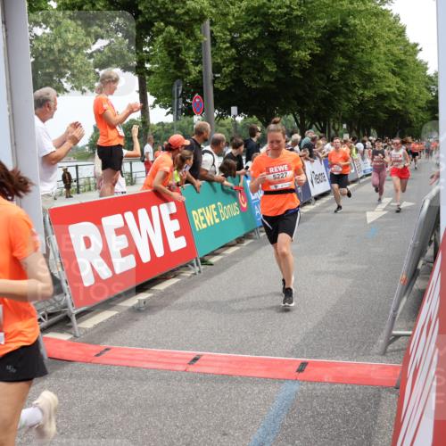 15.06.2025 - REWE Women's Run Strokosch-Dieckow http://msf.ph/oto/7931821 15.06.2025 11:00:04 Ziel 5059, 5117, 5176, 5227, 5236, 5280, 5281, 5652, 5669 meine-sportfotos.de