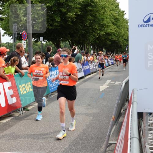 15.06.2025 - REWE Women's Run Strokosch-Dieckow http://msf.ph/oto/7931836 15.06.2025 11:00:11 Ziel 5044, 5059, 5156, 5227, 5280, 5281, 5679, 5680 meine-sportfotos.de