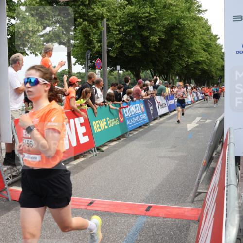 15.06.2025 - REWE Women's Run Strokosch-Dieckow http://msf.ph/oto/7931839 15.06.2025 11:00:12 Ziel 5044, 5059, 5156, 5280, 5281, 5365, 5453, 5679, 5680 meine-sportfotos.de