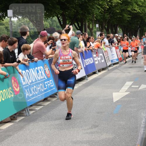 15.06.2025 - REWE Women's Run Strokosch-Dieckow http://msf.ph/oto/7931840 15.06.2025 11:00:13 Ziel 5044, 5059, 5156, 5280, 5281, 5365, 5453, 5679, 5680 meine-sportfotos.de