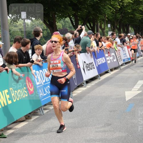 15.06.2025 - REWE Women's Run Strokosch-Dieckow http://msf.ph/oto/7931842 15.06.2025 11:00:13 Ziel 5044, 5059, 5156, 5280, 5281, 5365, 5453, 5679, 5680 meine-sportfotos.de