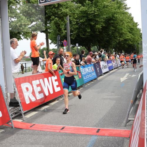 15.06.2025 - REWE Women's Run Strokosch-Dieckow http://msf.ph/oto/7931843 15.06.2025 11:00:14 Ziel 5044, 5156, 5280, 5365, 5453, 5679, 5680 meine-sportfotos.de