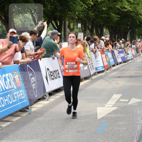 15.06.2025 - REWE Women's Run Strokosch-Dieckow http://msf.ph/oto/7931857 15.06.2025 11:00:30 Ziel 5042, 5175, 5329, 5337, 5385, 5473, 5581, 5597 meine-sportfotos.de