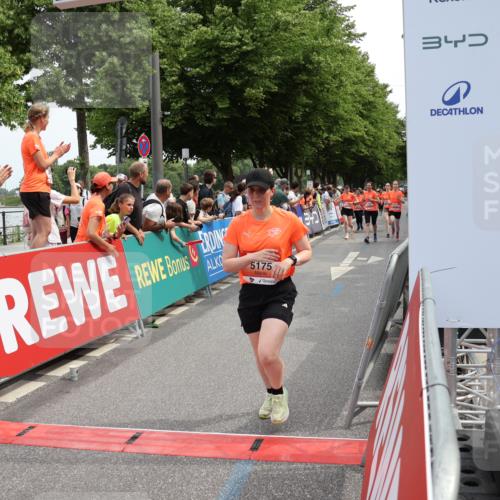 15.06.2025 - REWE Women's Run Strokosch-Dieckow http://msf.ph/oto/7931867 15.06.2025 11:00:37 Ziel 5009, 5012, 5105, 5114, 5175, 5311, 5597 meine-sportfotos.de