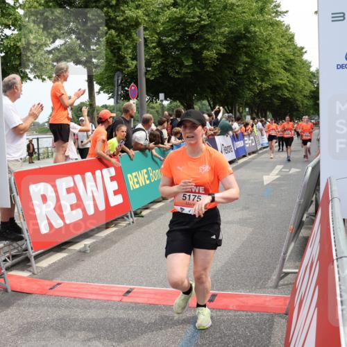15.06.2025 - REWE Women's Run Strokosch-Dieckow http://msf.ph/oto/7931869 15.06.2025 11:00:37 Ziel 5009, 5012, 5105, 5114, 5175, 5311, 5597 meine-sportfotos.de