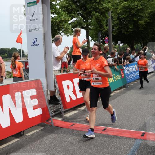 15.06.2025 - REWE Women's Run Strokosch-Dieckow http://msf.ph/oto/7931881 15.06.2025 11:00:42 Ziel 5009, 5012, 5105, 5114, 5175, 5311 meine-sportfotos.de