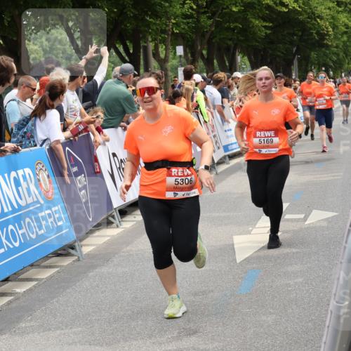 15.06.2025 - REWE Women's Run Strokosch-Dieckow http://msf.ph/oto/7931892 15.06.2025 11:00:48 Ziel 5105, 5114, 5169, 5306, 5311, 5319, 5348, 5528, 5657 meine-sportfotos.de