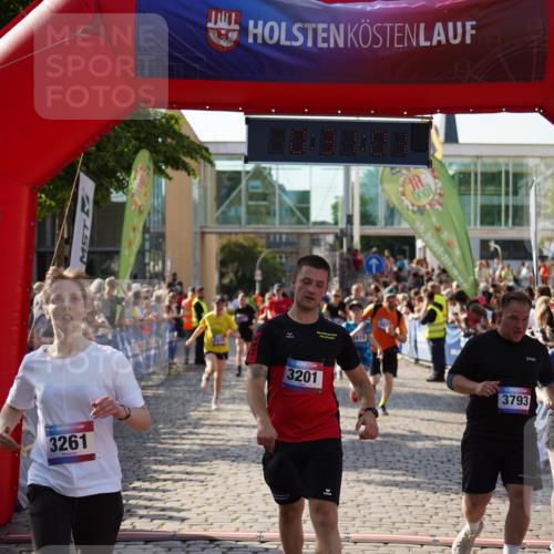 13.06.2025 - Holstenköstenlauf Felixshl http://msf.ph/oto/7931949 13.06.2025 18:01:02 Laufen 2413, 2419, 2496, 2785, 2871, 3201, 3256, 3261, 3298, 3713, 3723, 3733, 3793, 3818, 3819 meine-sportfotos.de