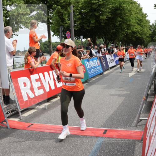 15.06.2025 - REWE Women's Run Strokosch-Dieckow http://msf.ph/oto/7931968 15.06.2025 11:01:35 Ziel 5085, 5086, 5115, 5616, 5635, 5682 meine-sportfotos.de
