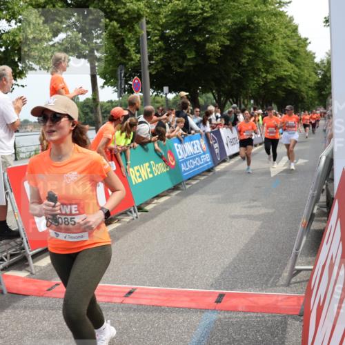 15.06.2025 - REWE Women's Run Strokosch-Dieckow http://msf.ph/oto/7931969 15.06.2025 11:01:36 Ziel 5085, 5086, 5115, 5616, 5635, 5682 meine-sportfotos.de