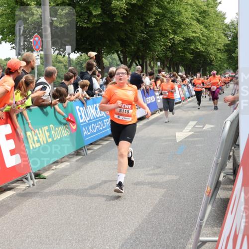 15.06.2025 - REWE Women's Run Strokosch-Dieckow http://msf.ph/oto/7931982 15.06.2025 11:01:40 Ziel 5085, 5086, 5099, 5115, 5120, 5186, 5205, 5616, 5625, 5635, 5682 meine-sportfotos.de