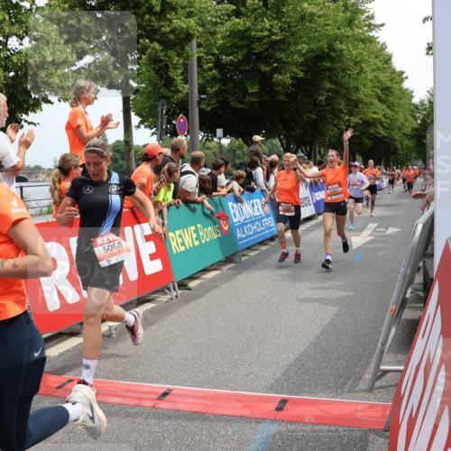 15.06.2025 - REWE Women's Run Strokosch-Dieckow http://msf.ph/oto/7932007 15.06.2025 11:01:50 Ziel 5043, 5068, 5071, 5099, 5120, 5186, 5205, 5299, 5360, 5361, 5625, 5637 meine-sportfotos.de