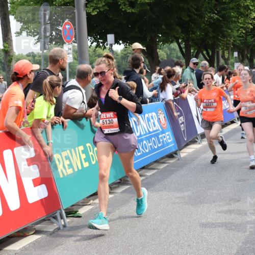 15.06.2025 - REWE Women's Run Strokosch-Dieckow http://msf.ph/oto/7932123 15.06.2025 11:02:15 Ziel 5051, 5090, 5130, 5220, 5221, 5295, 5434, 5436, 5489, 5510 meine-sportfotos.de