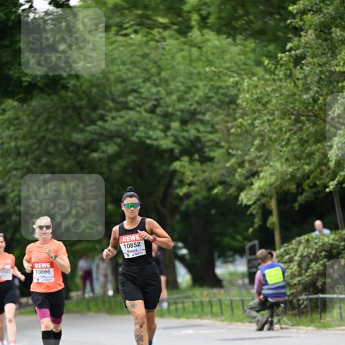 15.06.2025 - REWE Women's Run Dr. Thomas Lammeyer http://msf.ph/oto/7932169 15.06.2025 09:14:46 Laufen 10866, 10852 meine-sportfotos.de