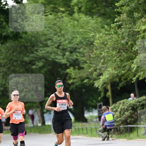 15.06.2025 - REWE Women's Run Dr. Thomas Lammeyer http://msf.ph/oto/7932175 15.06.2025 09:14:46 Laufen 10866, 10852 meine-sportfotos.de