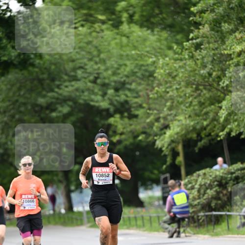 15.06.2025 - REWE Women's Run Dr. Thomas Lammeyer http://msf.ph/oto/7932178 15.06.2025 09:14:46 Laufen 10866, 10852 meine-sportfotos.de