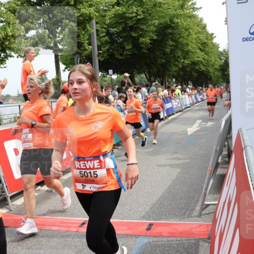 15.06.2025 - REWE Women's Run Strokosch-Dieckow http://msf.ph/oto/7932183 15.06.2025 11:02:23 Ziel 5015, 5051, 5123, 5124, 5220, 5221, 5295, 5303, 5418, 5434, 5436, 5438, 5510, 5534, 5649 meine-sportfotos.de
