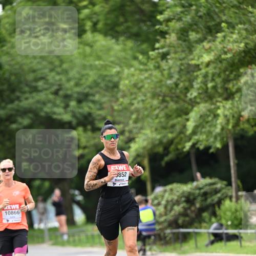 15.06.2025 - REWE Women's Run Dr. Thomas Lammeyer http://msf.ph/oto/7932192 15.06.2025 09:14:47 Laufen 10866, 852 meine-sportfotos.de