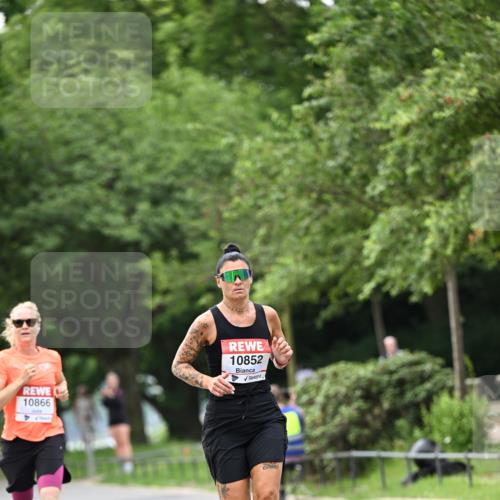 15.06.2025 - REWE Women's Run Dr. Thomas Lammeyer http://msf.ph/oto/7932195 15.06.2025 09:14:47 Laufen 10866, 10852 meine-sportfotos.de