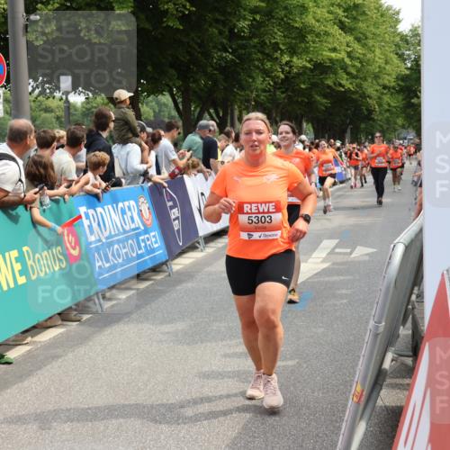 15.06.2025 - REWE Women's Run Strokosch-Dieckow http://msf.ph/oto/7932201 15.06.2025 11:02:26 Ziel 5015, 5051, 5123, 5124, 5295, 5303, 5418, 5438, 5534, 5649, 5653 meine-sportfotos.de